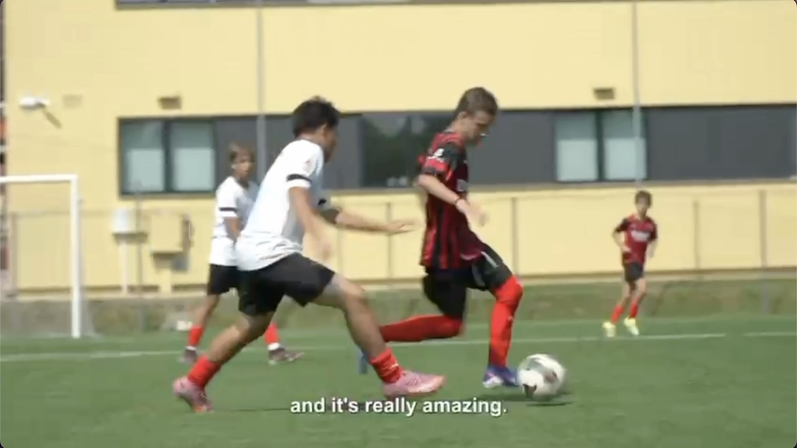 Calcio in inglese con l'AC Milan